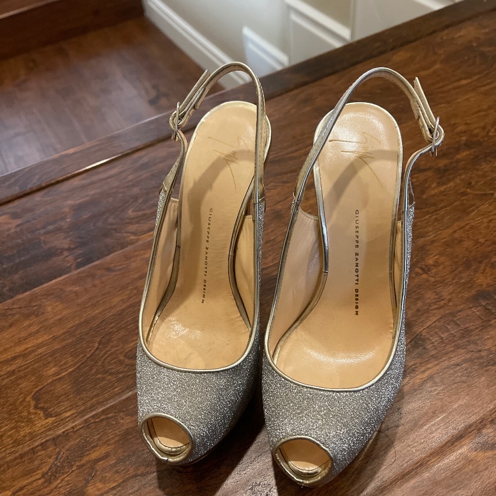Giuseppe Zanotti Peep Toe Sparkle Pumps 38